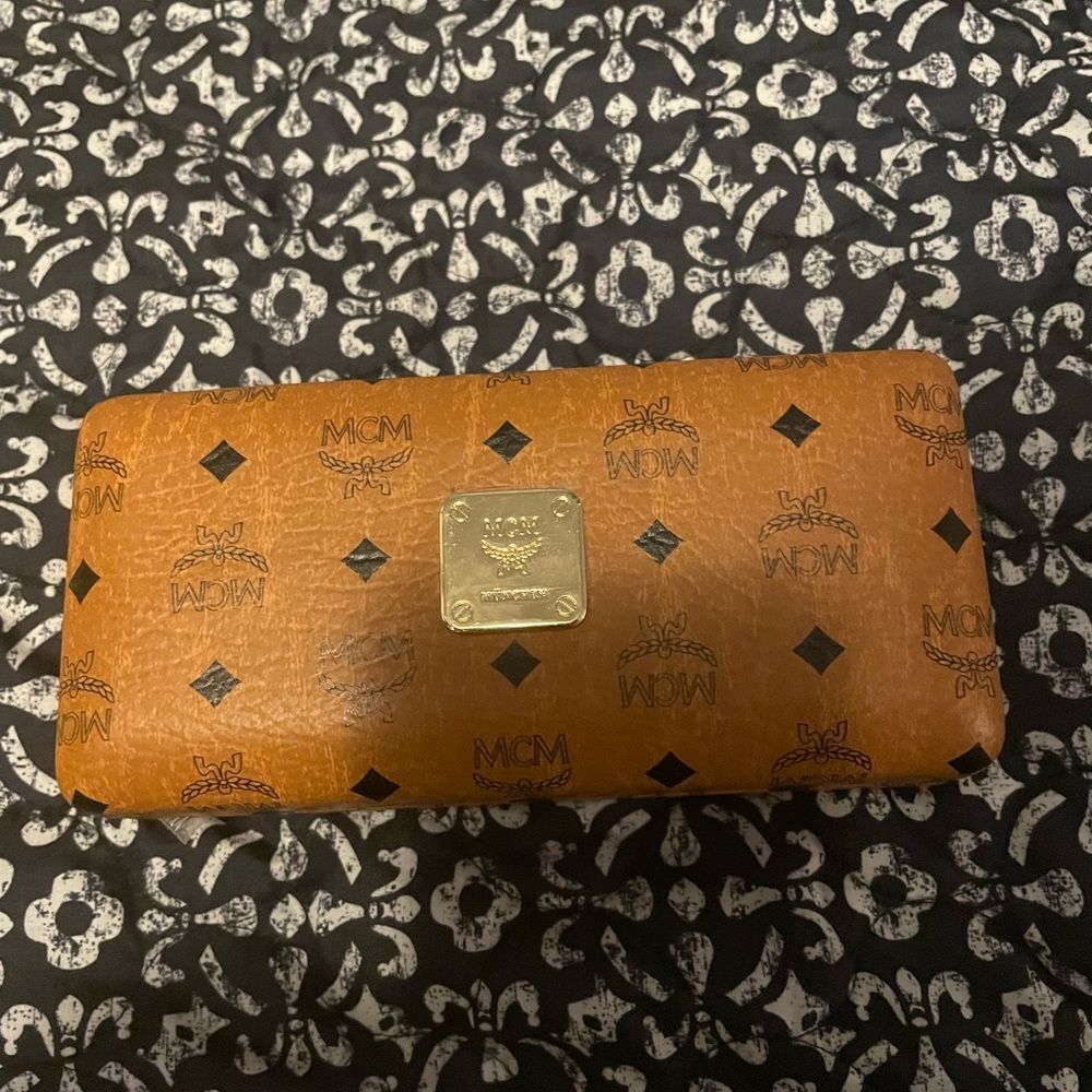 MCM Black Havana sunglasses 54MM